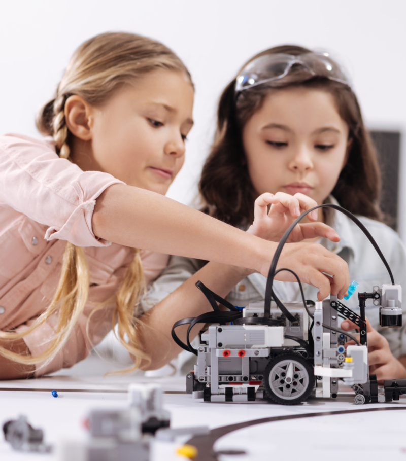 Meisjes techniek programmeren STEM-expeditie